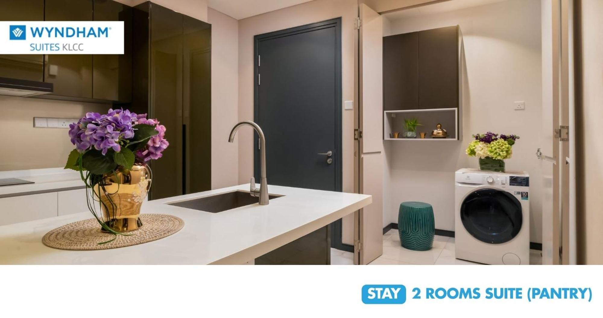 Wyndham Suites Klcc Куала-Лумпур Экстерьер фото 2-room suite